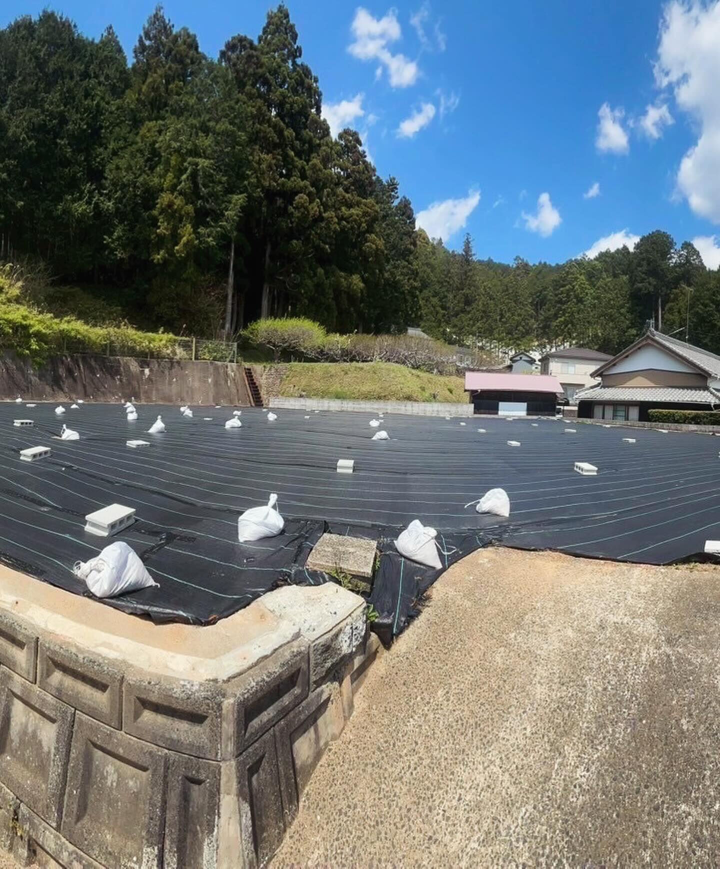 【新城市　Ｈ様邸建物解体工事・防草シート施工】